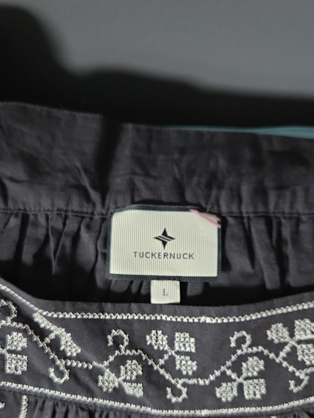 Tuckernuck Black Peasant Top with White Floral Embroidery Sz L - Picture 2 of 3